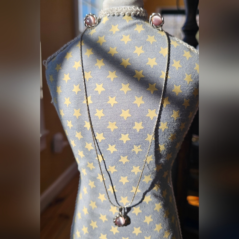 Vintage Luminous Pink Moonglow Glass Pendant Silver Tone Necklace Earring set
